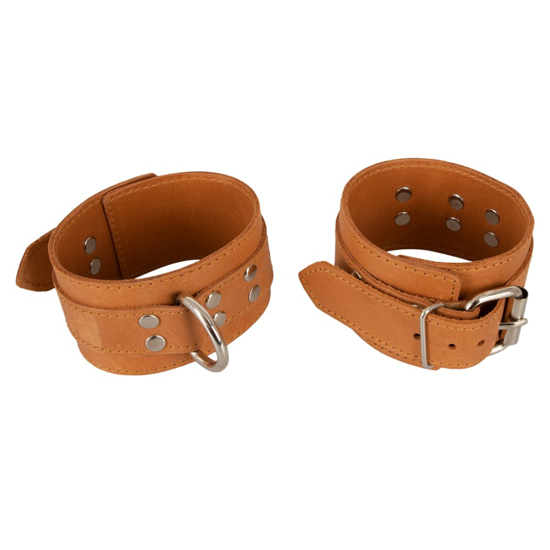Wrist Cuffs in Pelle